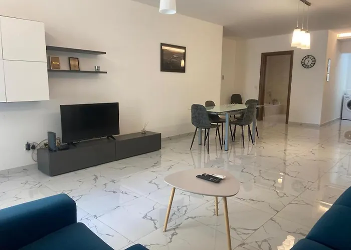 Sliema Centrally Located Apt